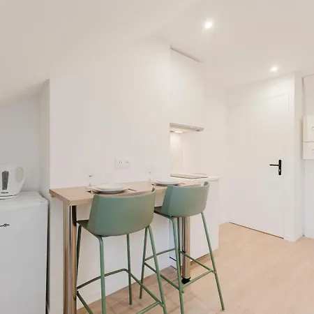1-bedroom Attic Flat, Close To The Underground Lambersart