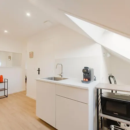 1-bedroom Attic Flat, Close To The Underground * Lambersart